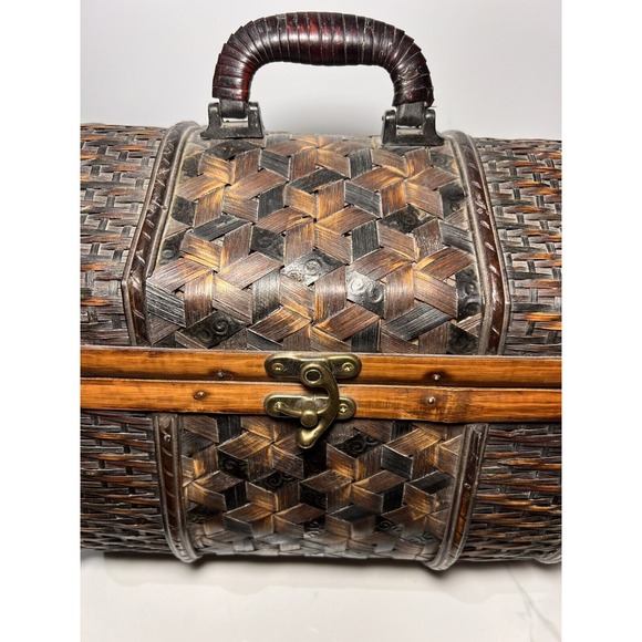 VTG Wooden Woven Bamboo Handcrafted Storage Treasure Chest Brass Hardware - Picture 1 of 11